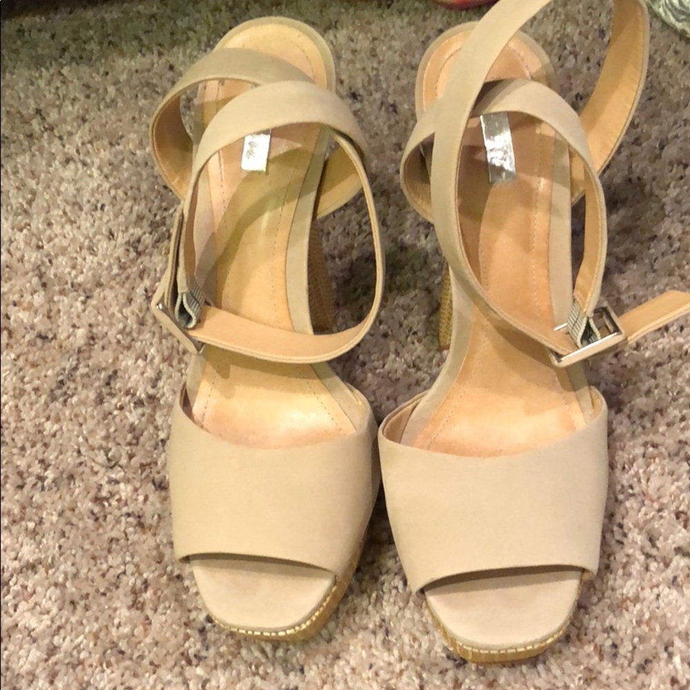 Schutz nude cork heel